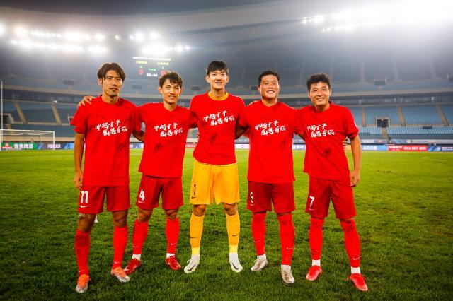 c7娱乐-颜骏凌带伤作战已成习惯 征服航海靠精神加止痛药